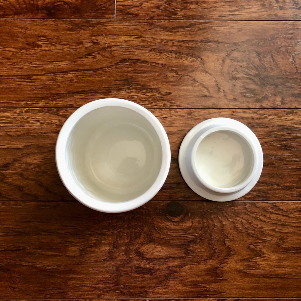 Ceramic Tea Storage - Picture 3 of 3